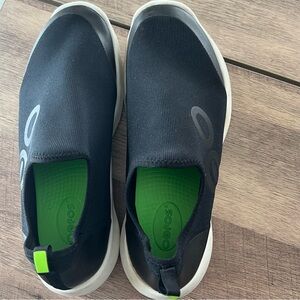 OOFOS Oomg sport low comfort shoe- Women's Size  10 excellent condition